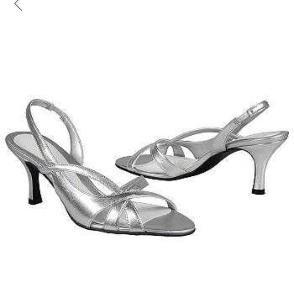 Naturalizer dress shoe silver